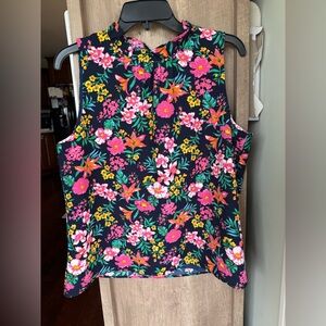 J Crew Women’s Navy Floral Top, size Medium